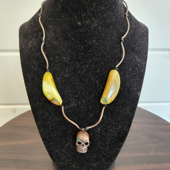 Elegant Brown and Yellow Necklace with Timeless Appeal - Picture 2 of 5